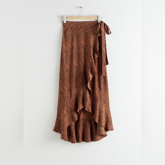 & Other Stories Ruffle Wrap Maxi Skirt in Leopard - Picture 3 of 9